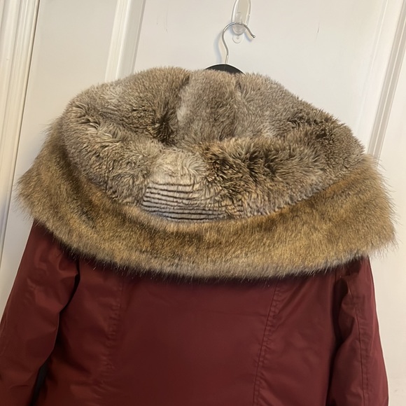 *SOLD* Aritzia Black Babaton Gillian Parka MINT Condition - Picture 8 of 14